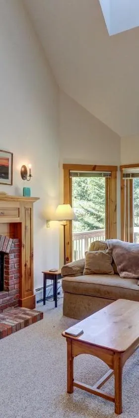 Jay Peak Townhouse，位于Jay的酒店