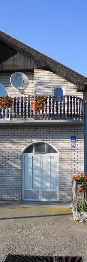 Rooms Mila，位于Rezovac的酒店