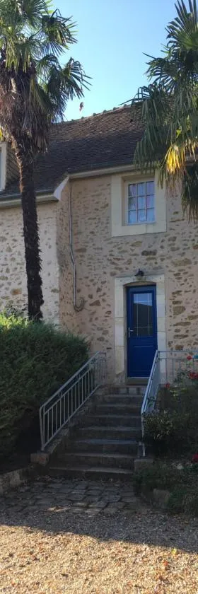 chambre privée，位于Lombron的酒店