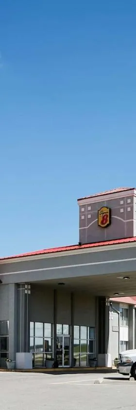 艾克城速8酒店，位于埃尔克城的酒店