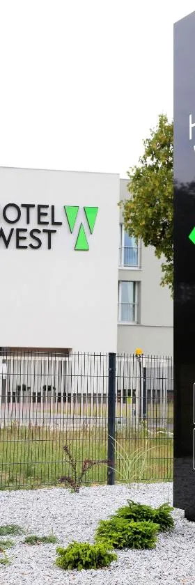 Poznań West Hotel - Airport，位于波兹南的酒店