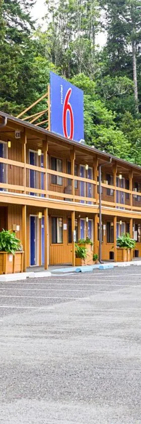 戈尔德比奇6号汽车旅馆，位于戈尔德比奇的酒店