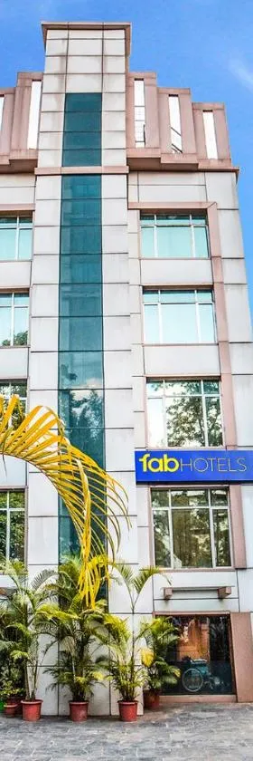 Rapid Lakme Executive Hotel，位于浦那的酒店