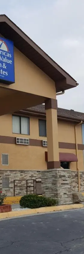 Americas Best Value Inn & Suites Harrisonville，位于Harrisonville的酒店