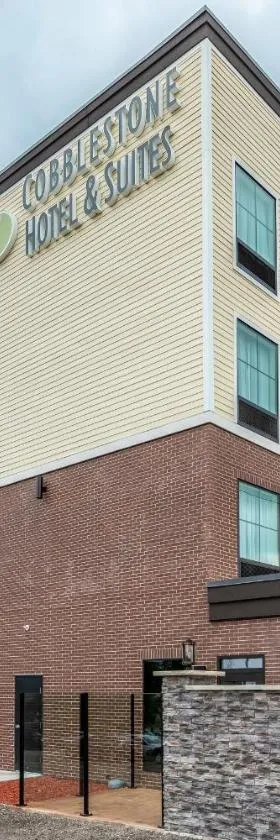 Cobblestone Hotel & Suites Hartford，位于Hartford的酒店