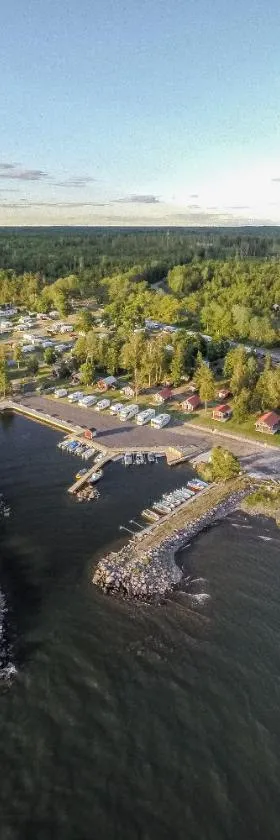 Askeviks Camping & Stugor，位于Sjötorp的酒店