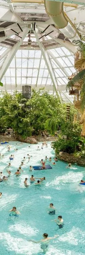 Hotel De Vossemeren by Center Parcs，位于洛默尔的酒店
