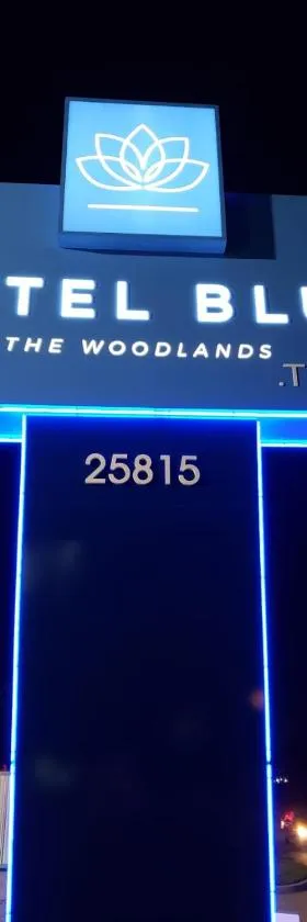 Hotel Blue - Woodlands，位于斯普林的酒店