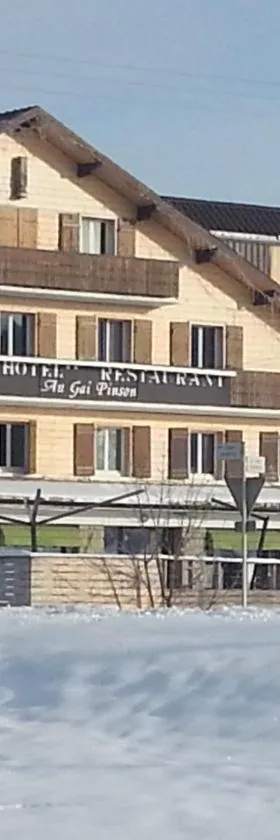 Hotel Restaurant LE YETI，位于莱鲁斯的酒店