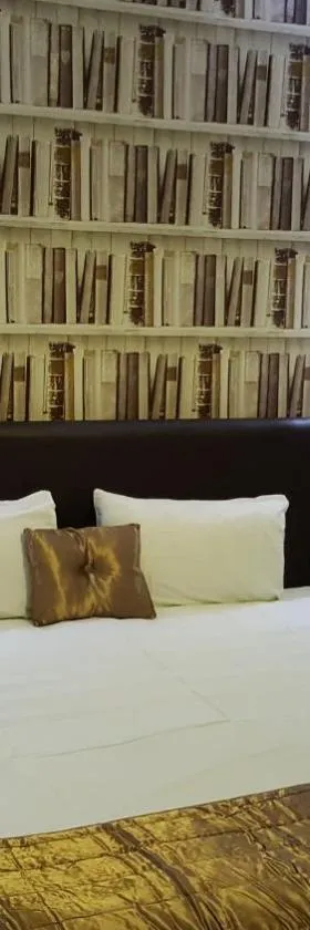 Portsmouth Budget Hotels - All rooms are EN-SUITE，位于朴次茅斯的酒店