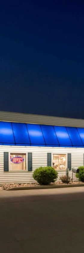 Travelodge by Wyndham Bill WY Thunder Basin Ntl Grassland，位于比尔的酒店