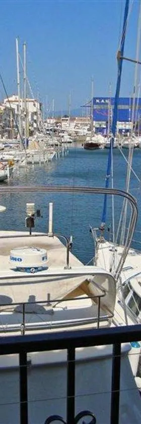 Marina Residencial，位于艾姆布里亚布拉瓦的酒店