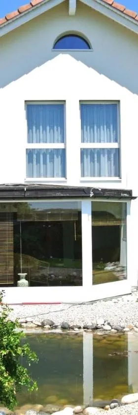 Bed and Breakfast La Petite Thielle，位于Cressier的酒店