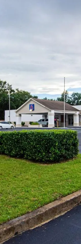 Motel 6-Bay Minette, AL，位于Bay Minette的酒店