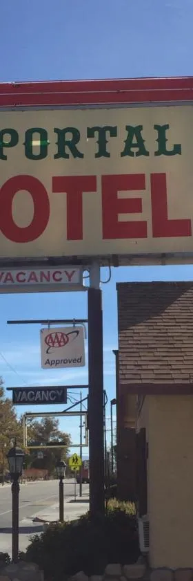 Portal Motel，位于隆派恩的酒店