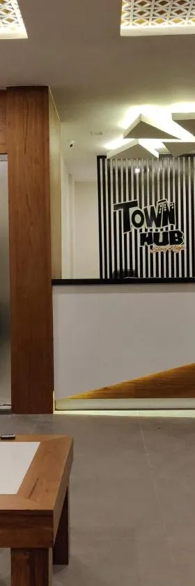 Town Hub，位于Valāncheri的酒店