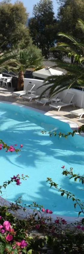 Arion Bay Hotel Santorini，位于卡马利的酒店