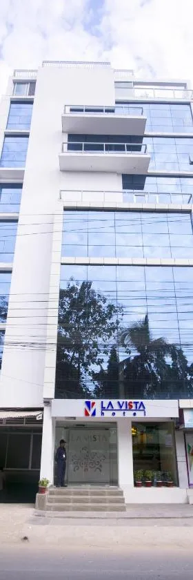 La Vista Hotel，位于巴纳内拉斯的酒店