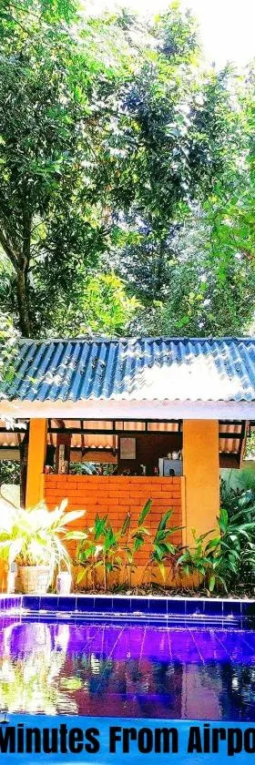 兰多尼住宿加早餐旅馆，位于Raddoluwa的酒店
