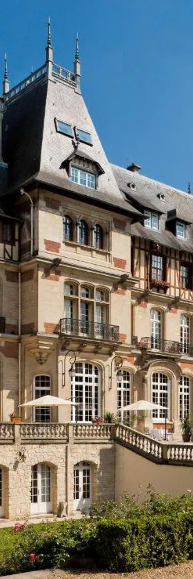 Château Jeanne & The Forest - Château de Montvillargenne，位于古维约的酒店