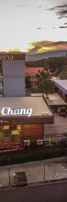 Baan Chang Hotel & Coffee House，位于来兴府的酒店