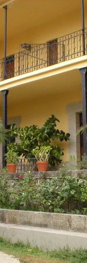 Hostal La Colonial，位于马德里加尔德拉韦拉的酒店