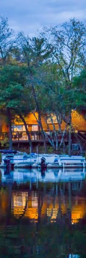 Curriers Lakeview Lodge，位于Rice Lake的酒店