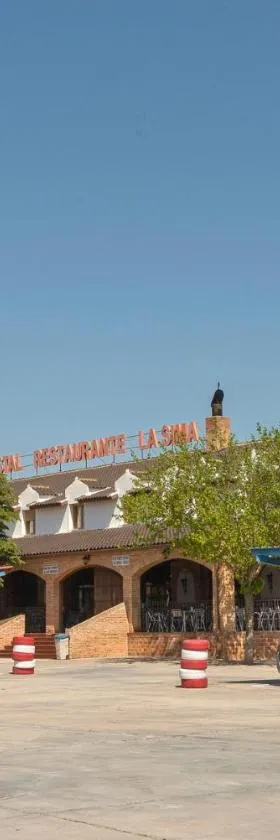 Hotel-Restaurante La Sima，位于Castillo de Garcimuñoz的酒店