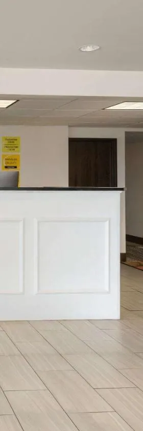 威斯布鲁克区波特兰速8酒店，位于威斯布鲁克的酒店