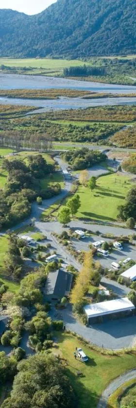 Jackson's Retreat Alpine Holiday Park，位于Jacksons的酒店