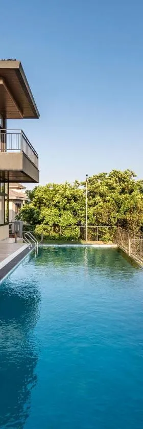 SaffronStays Falcon Hill, Lonavala - luxury villa with infinity pool near Lion's Point，位于罗纳瓦拉的酒店