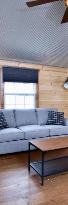 The Cayo Cabin, Millersburg Ohio，位于米勒斯堡的酒店