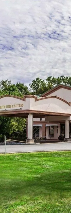 Quality Inn & Suites Quakertown-Allentown，位于奎克敦的酒店