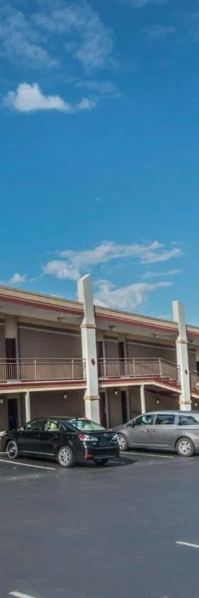 赫米蒂奇伊克诺旅馆，位于赫米蒂奇的酒店