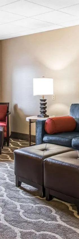 Quality Inn & Suites Towanda，位于Towanda的酒店