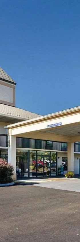 Quality Inn Troutville - Roanoke North，位于托特维尔的酒店