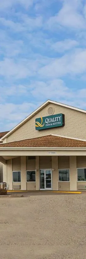 Quality Inn & Suites Belmont Route 151，位于贝尔蒙的酒店