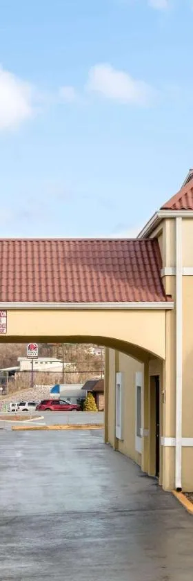 Econo Lodge Huntington - Barboursville University Area，位于亨廷顿的酒店