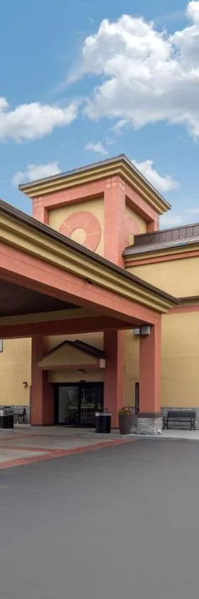 Quality Inn & Suites Brownsburg - Indianapolis West，位于布朗斯堡的酒店