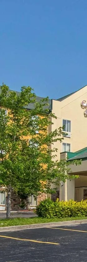 里士满康福特套房酒店，位于里士满的酒店