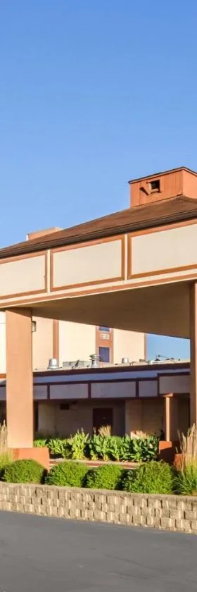 Quality Inn West Springfield，位于西斯普林菲尔德的酒店