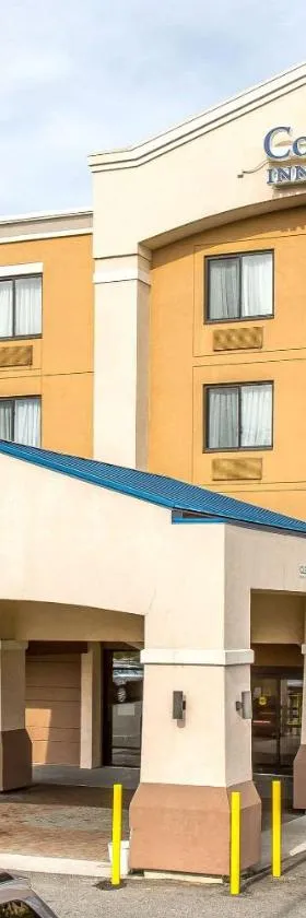 Comfort Inn & Suites Meriden East，位于梅里登的酒店