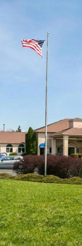 Quality Inn & Suites Woodstock near Lake Geneva，位于Woodstock的酒店