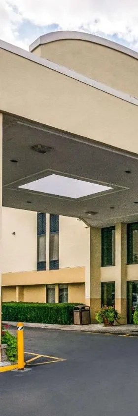 Comfort Inn Convention Center-Chicago O'hare Airport，位于德斯普兰斯的酒店