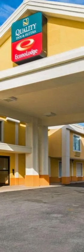 Quality Inn & Suites，位于黑格斯敦的酒店