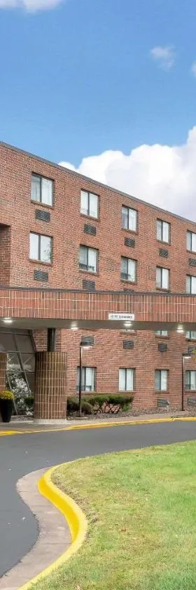 enVision Hotel Saint Paul South，位于South Saint Paul的酒店