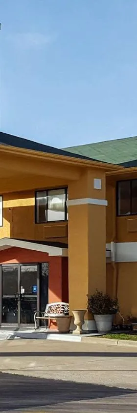 Quality Inn Ozark-Springfield South，位于奥扎克的酒店