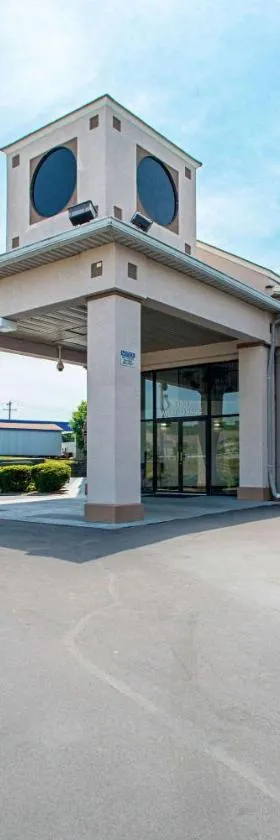 近圣路易斯六旗品质酒店，位于太平洋的酒店