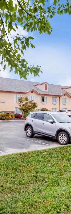 Quality Inn & Suites，位于迦太基的酒店