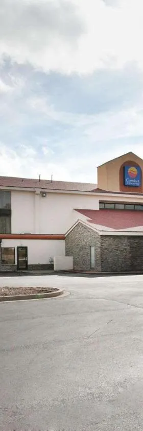 Comfort Inn & Suites Statesville - Mooresville，位于斯泰茨维尔的酒店